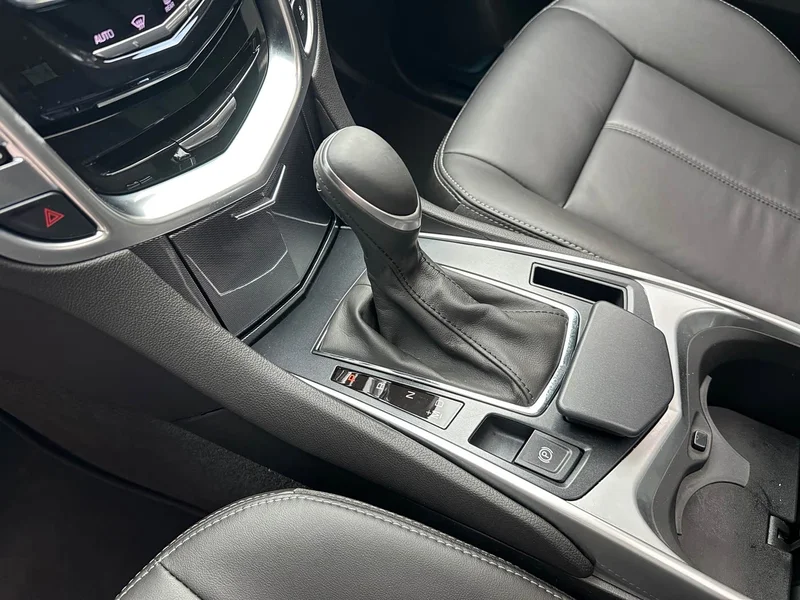 Cadillac SRX — фото 24