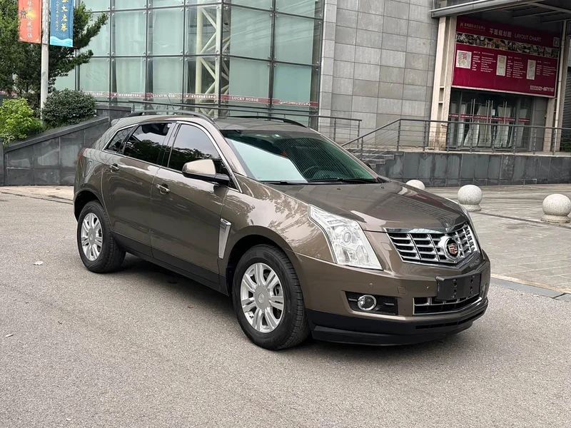 Cadillac SRX — фото 3