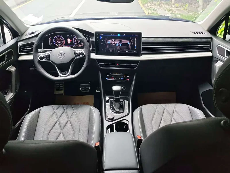 Volkswagen Tiguan L — фото 15