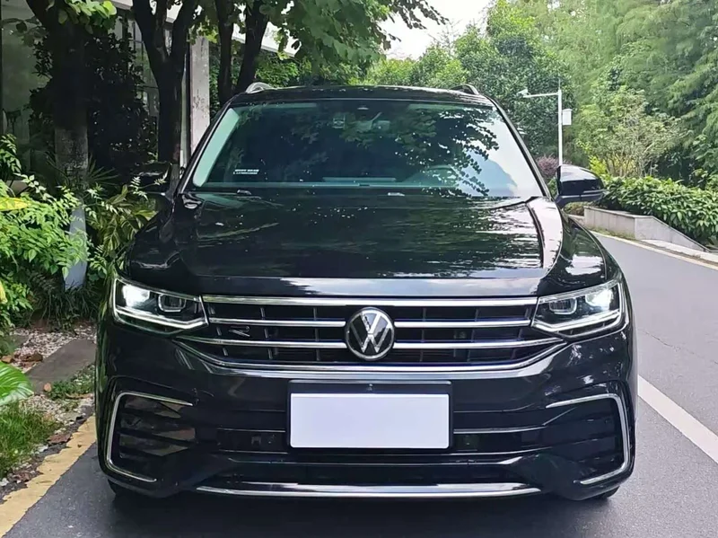 Volkswagen Tiguan L — фото 2