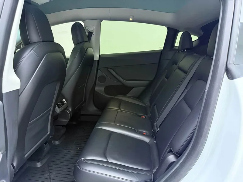 Tesla Model Y — фото 14