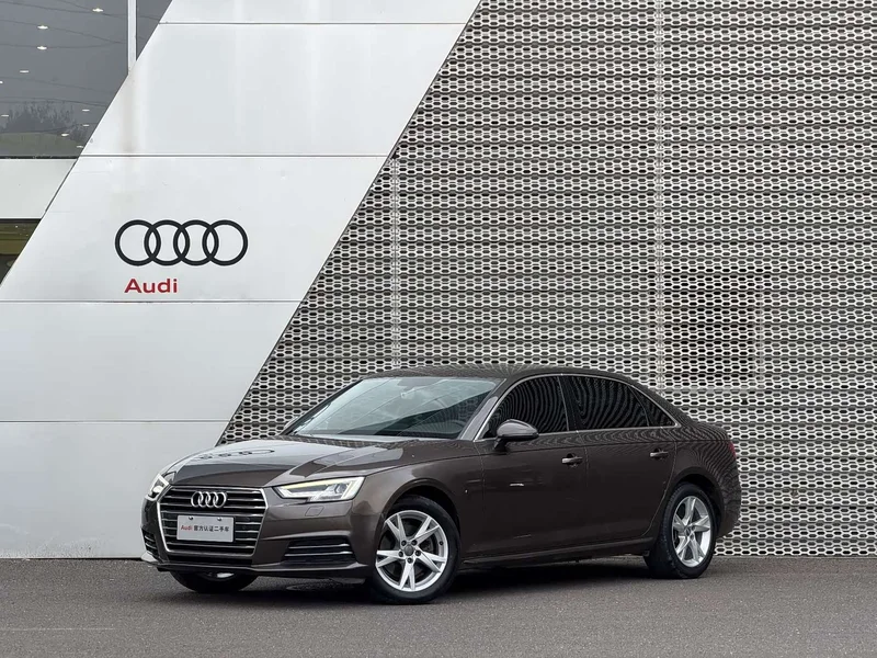 Audi A4L — фото 1