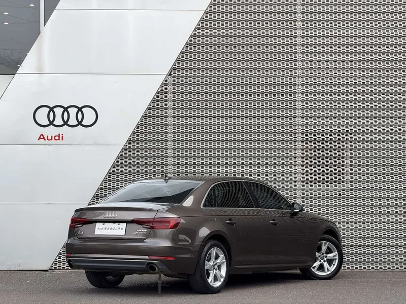Audi A4L — фото 4