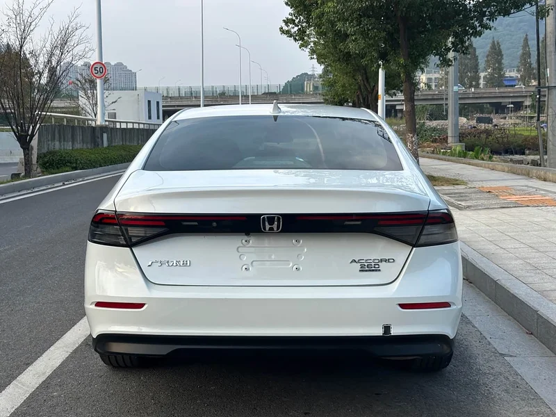 Honda Accord — фото 5