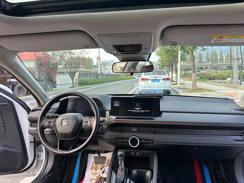 Honda Accord — фото 10