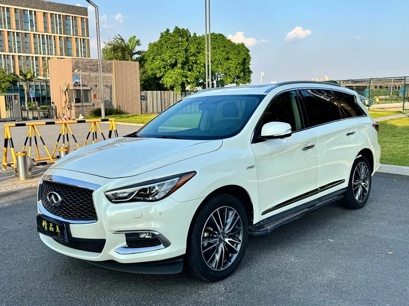 Infiniti QX60 — фото 1