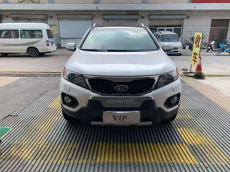 Kia Sorento — фото 1