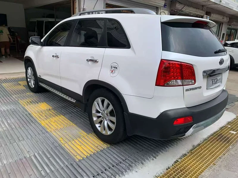 Kia Sorento — фото 3