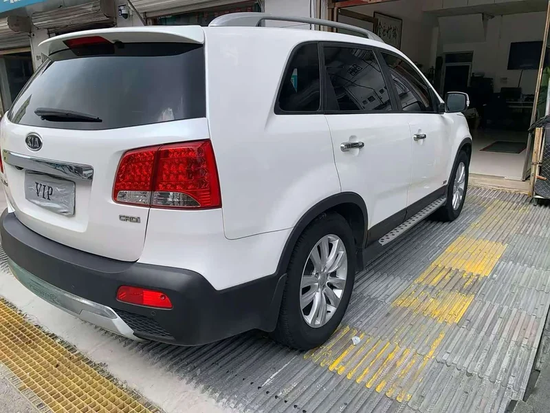 Kia Sorento — фото 8