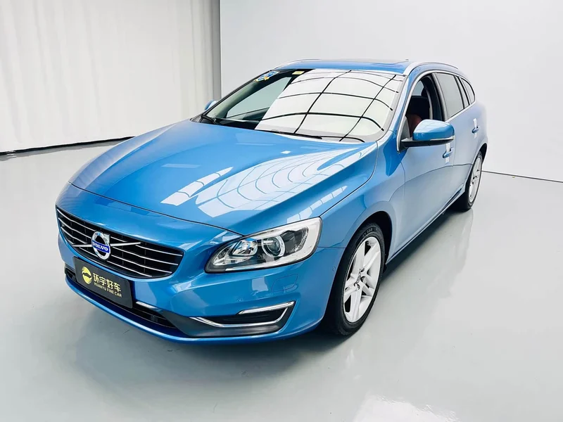 Volvo V60 — фото 1