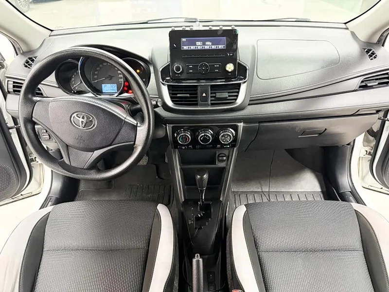 Toyota Yaris L — фото 18