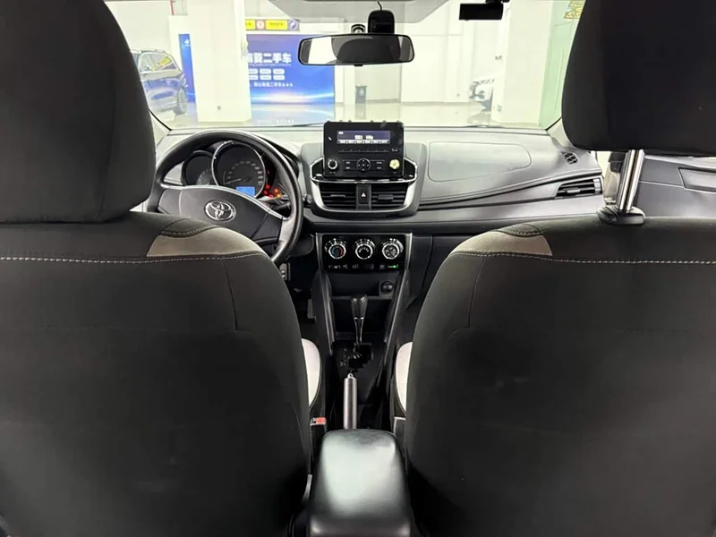Toyota Yaris L — фото 19