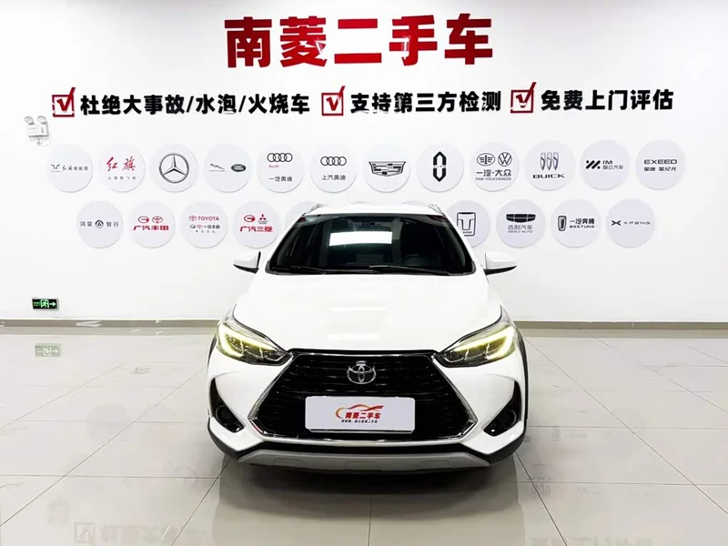 Toyota Yaris L — фото 2
