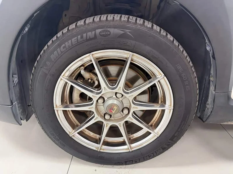 Toyota Yaris L — фото 23