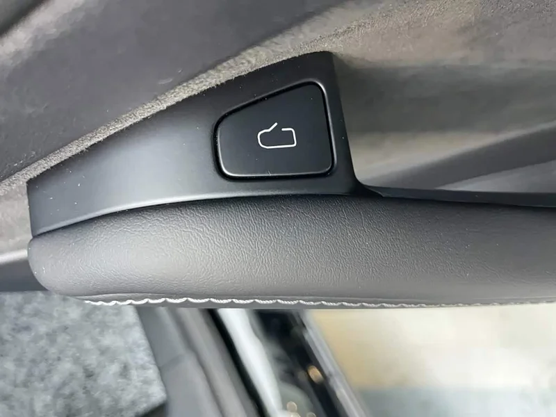 Tesla Model 3 — фото 17
