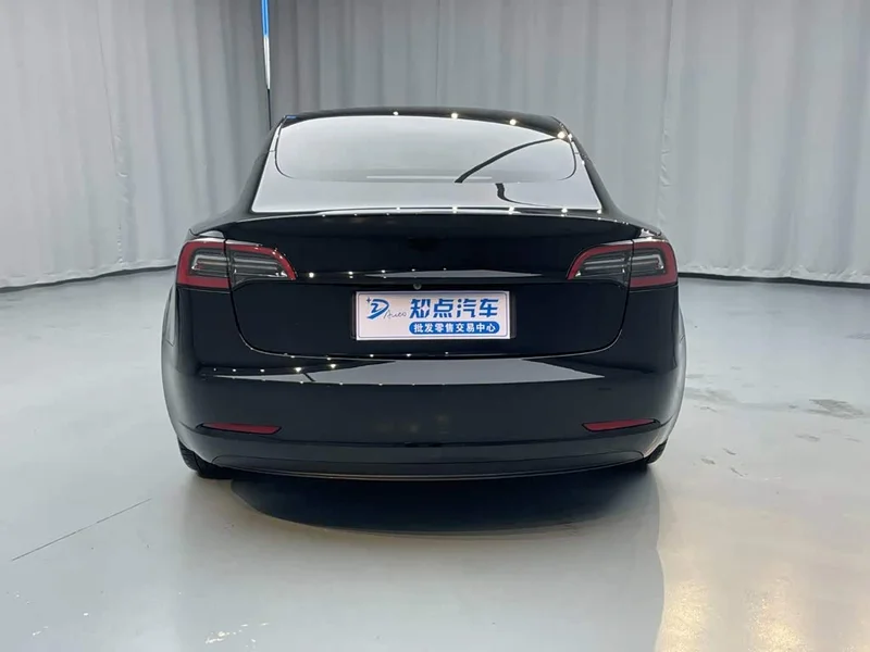 Tesla Model 3 — фото 5