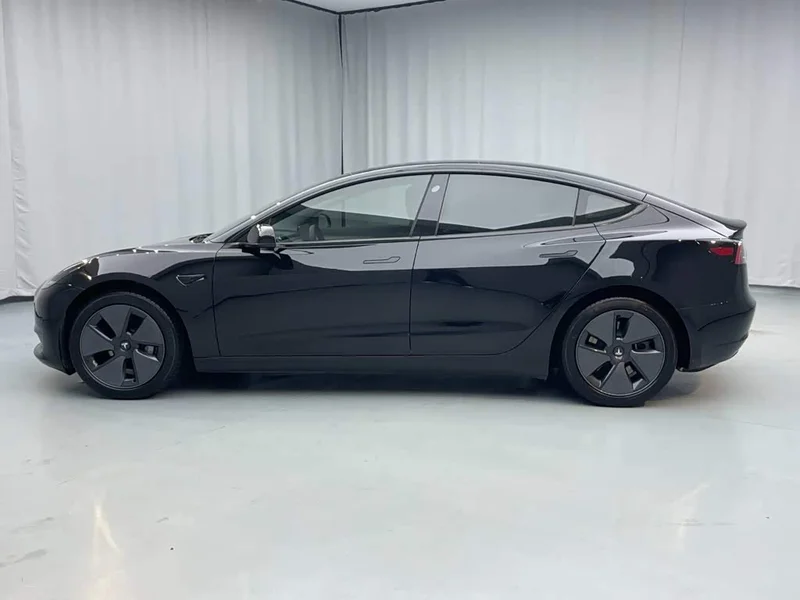 Tesla Model 3 — фото 8