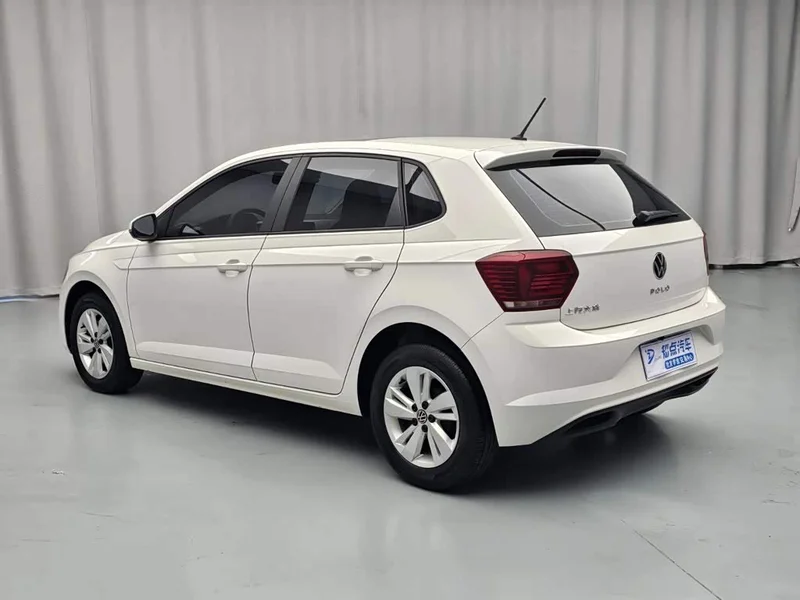 Volkswagen Polo — фото 5