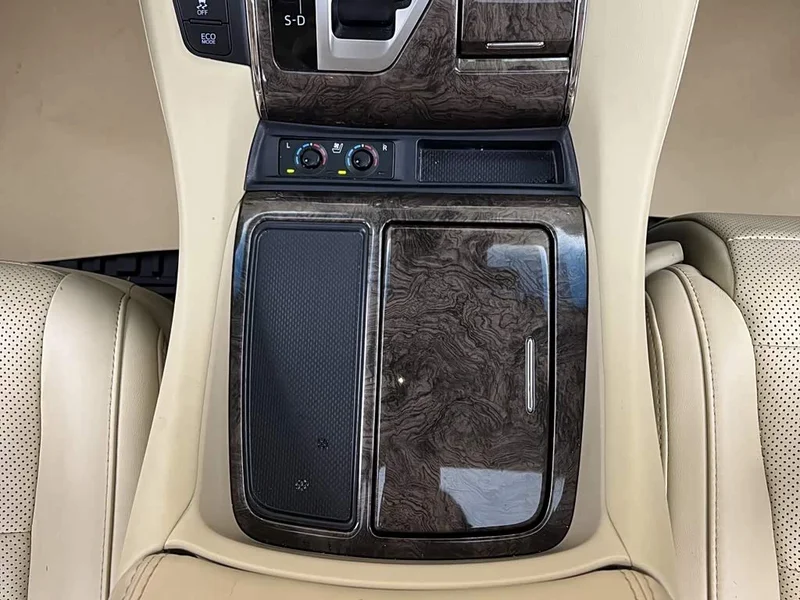 Toyota Alphard — фото 13