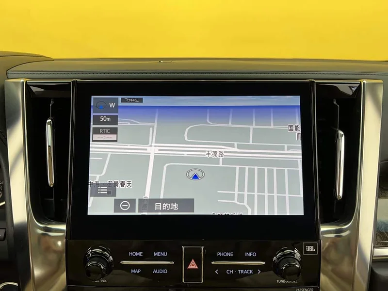Toyota Alphard — фото 24
