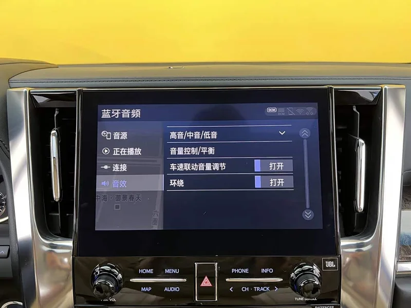 Toyota Alphard — фото 26