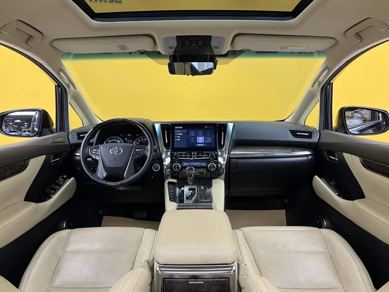 Toyota Alphard — фото 37