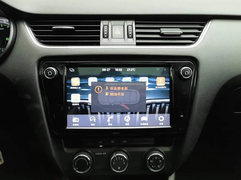 Volkswagen Octavia — фото 12