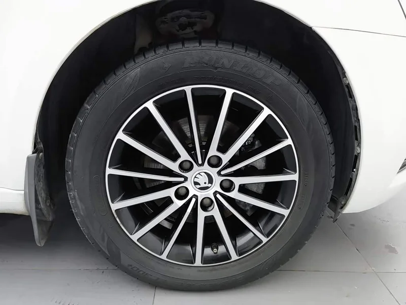Volkswagen Octavia — фото 17