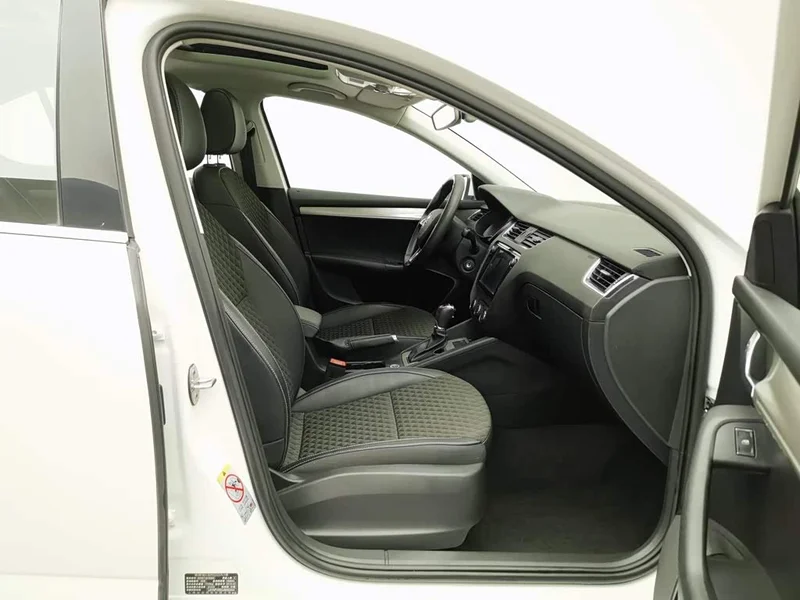 Volkswagen Octavia — фото 23