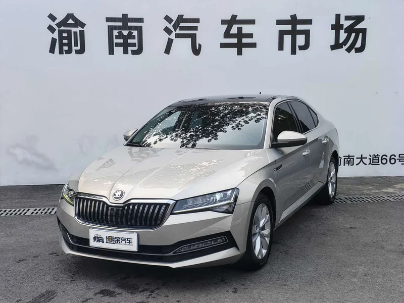 Skoda Superb — фото 1