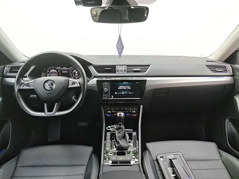 Skoda Superb — фото 21