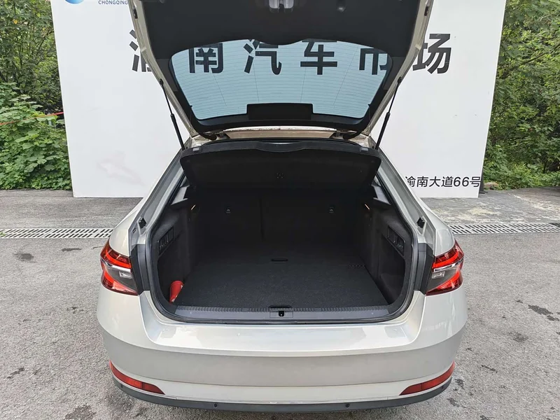 Skoda Superb — фото 25