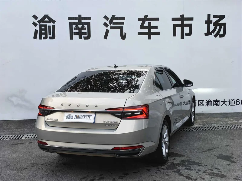 Skoda Superb — фото 26