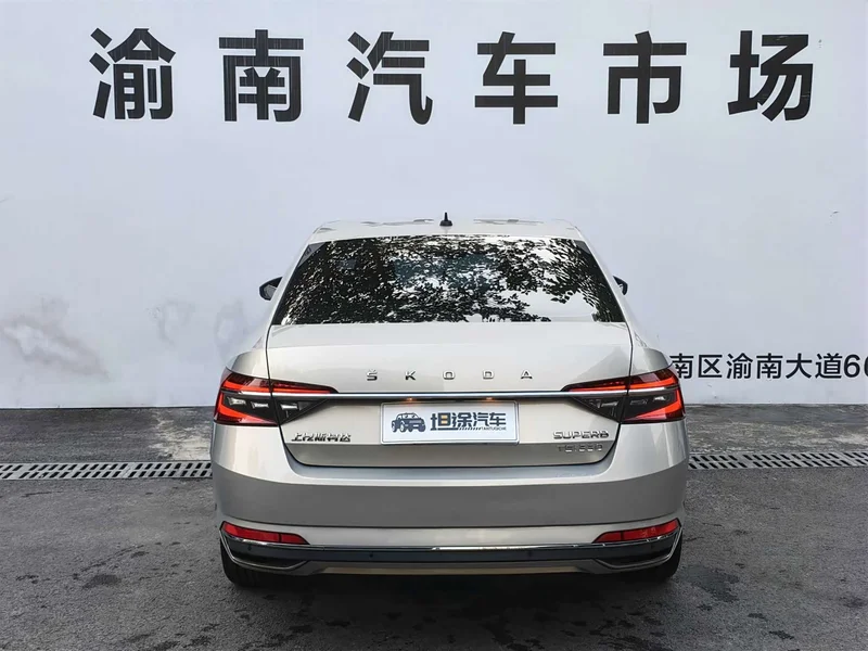 Skoda Superb — фото 27