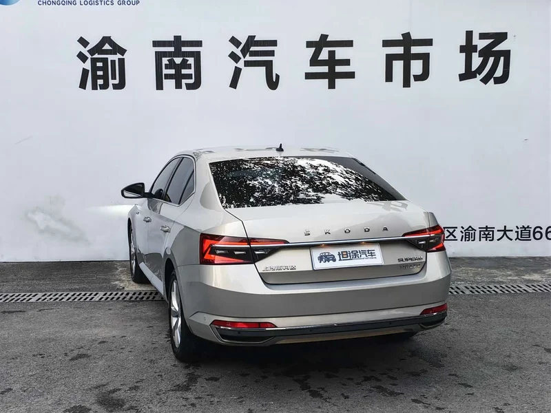 Skoda Superb — фото 28
