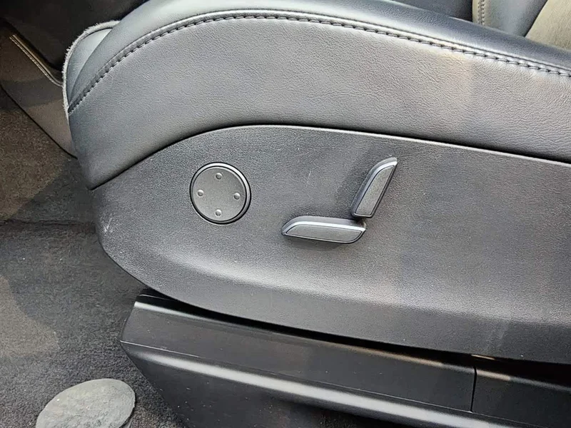 Tesla Model X — фото 14