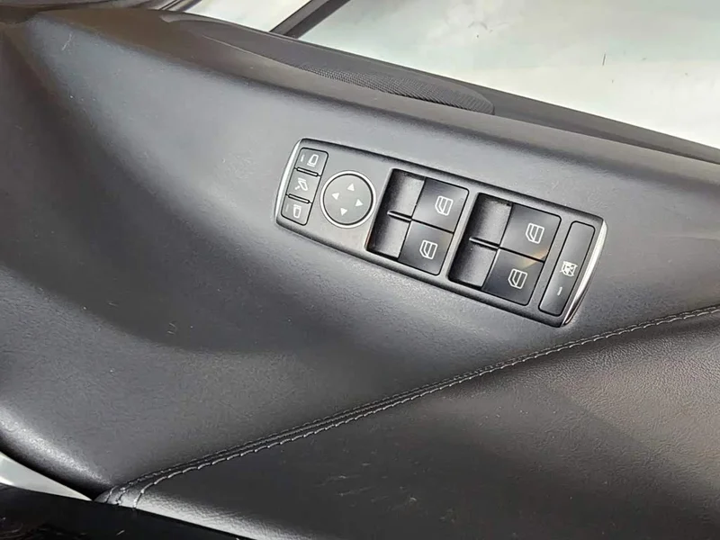 Tesla Model X — фото 15