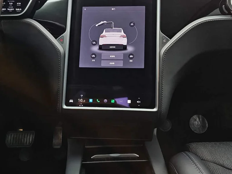 Tesla Model X — фото 16
