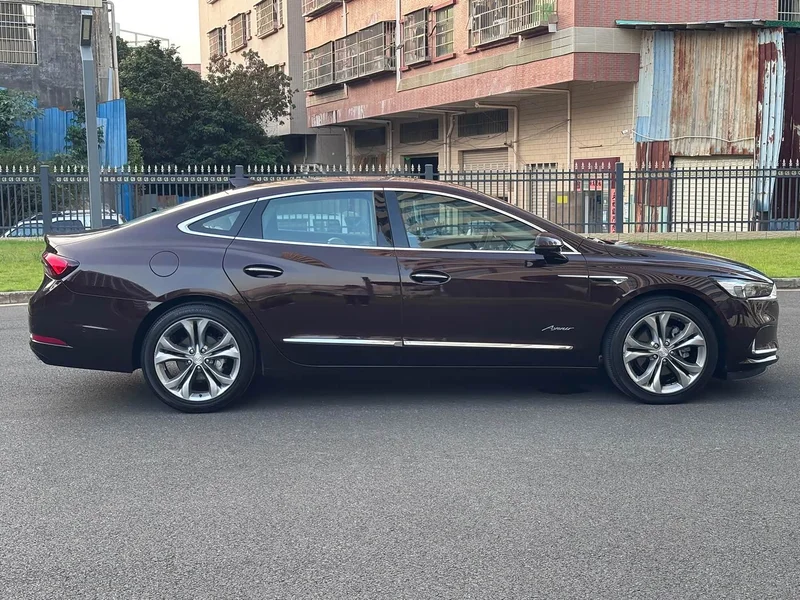 Buick LaCrosse — фото 11