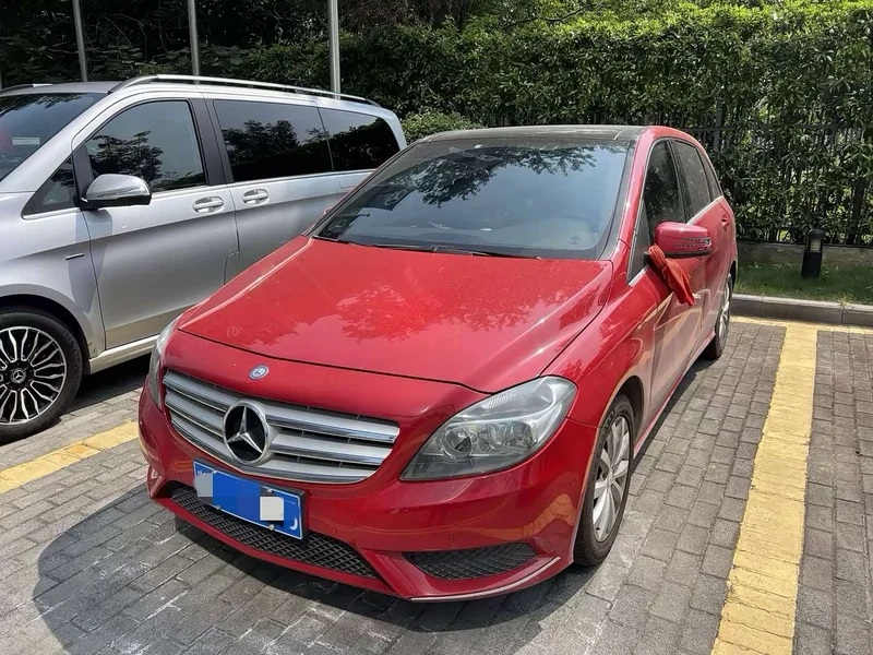 Mercedes-Benz B-Class — фото 1