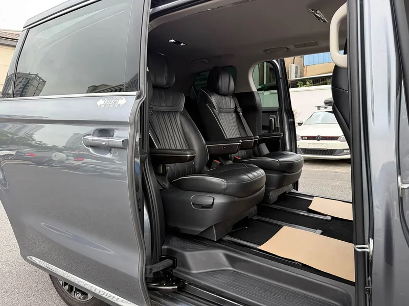 Roewe iMAX8 — фото 7