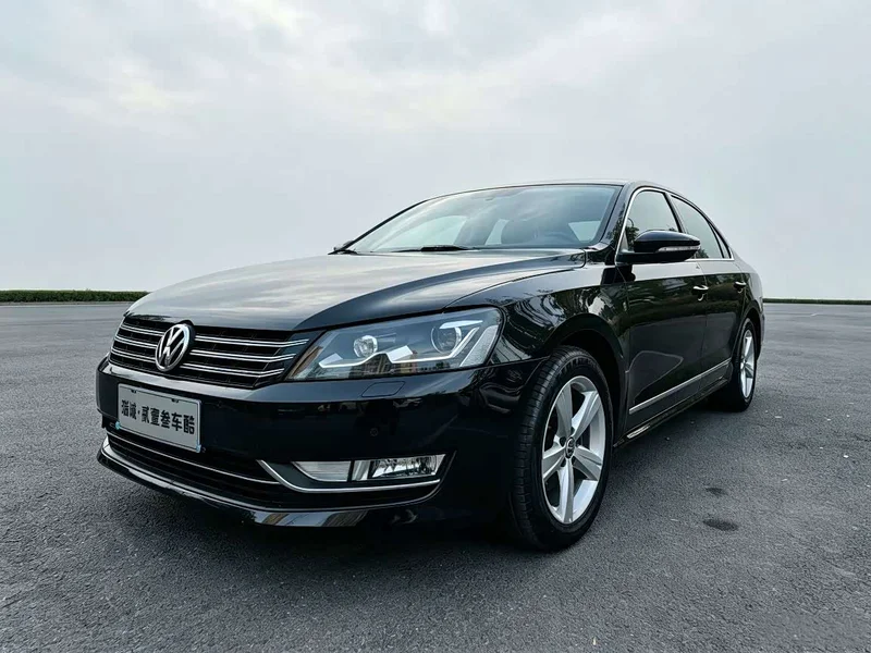 Volkswagen Passat — фото 1