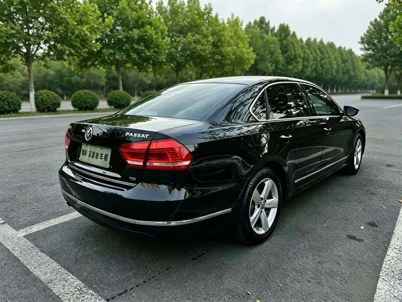 Volkswagen Passat — фото 11