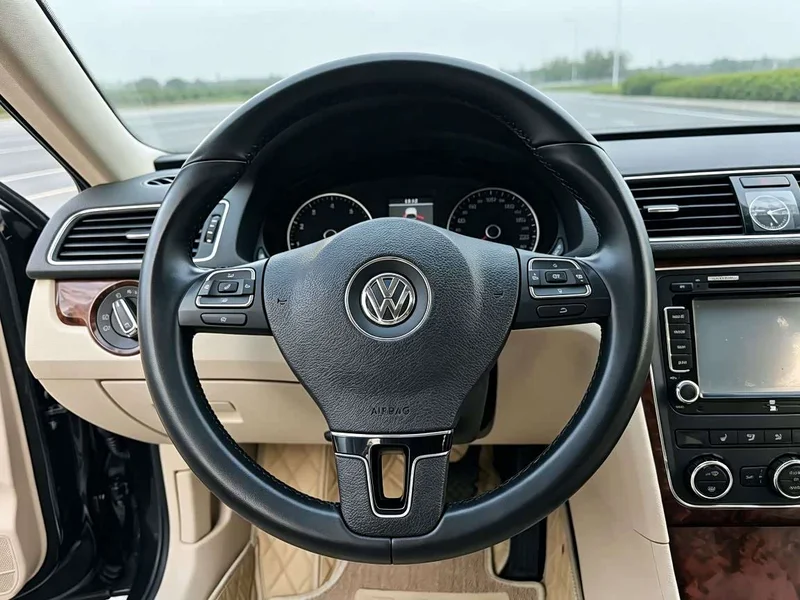 Volkswagen Passat — фото 8