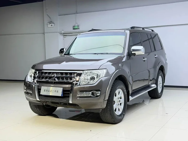 Mitsubishi Pajero (Imported) — фото 1