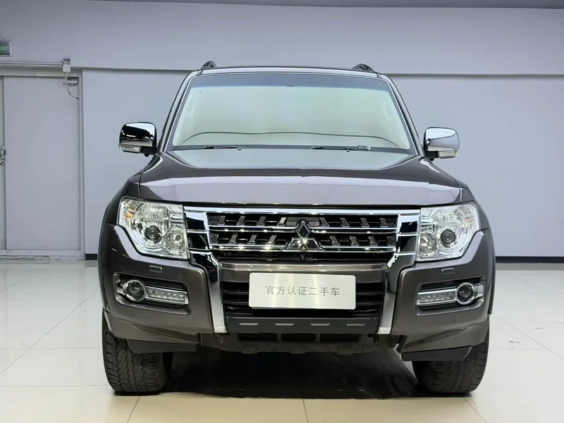 Mitsubishi Pajero (Imported) — фото 2