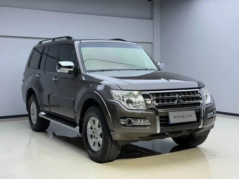 Mitsubishi Pajero (Imported) — фото 3