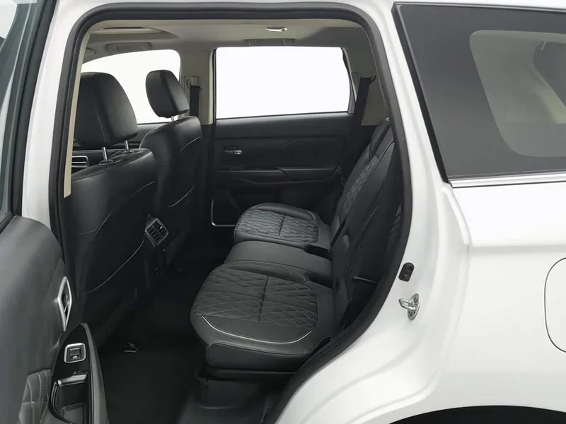 Mitsubishi Outlander — фото 15