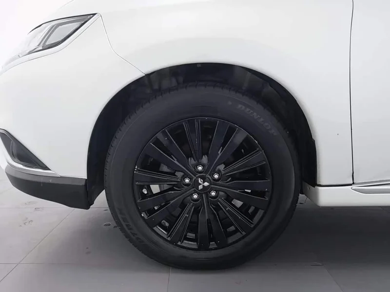 Mitsubishi Outlander — фото 17