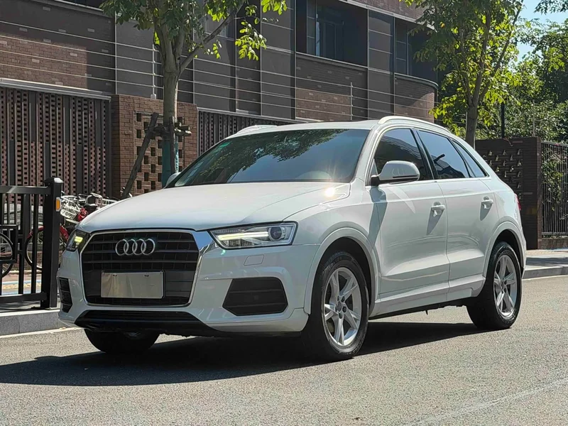 Audi Q3 — фото 1